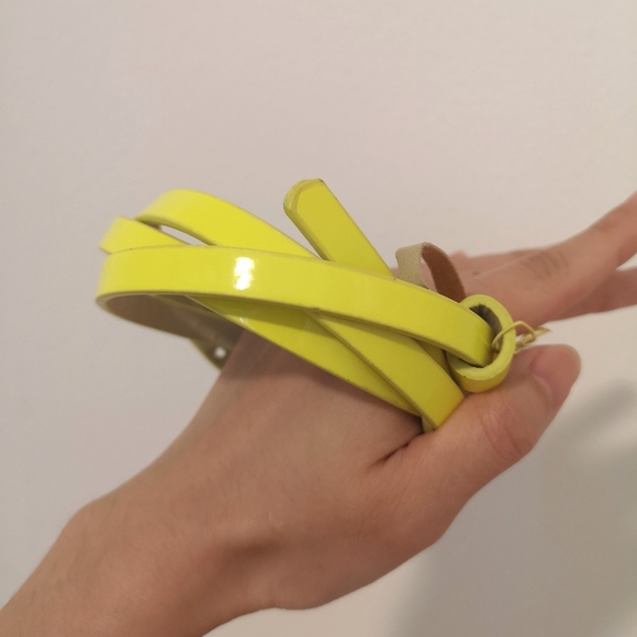NWT Bcbgeneration neon yellow thin belt - Picture 2 of 7